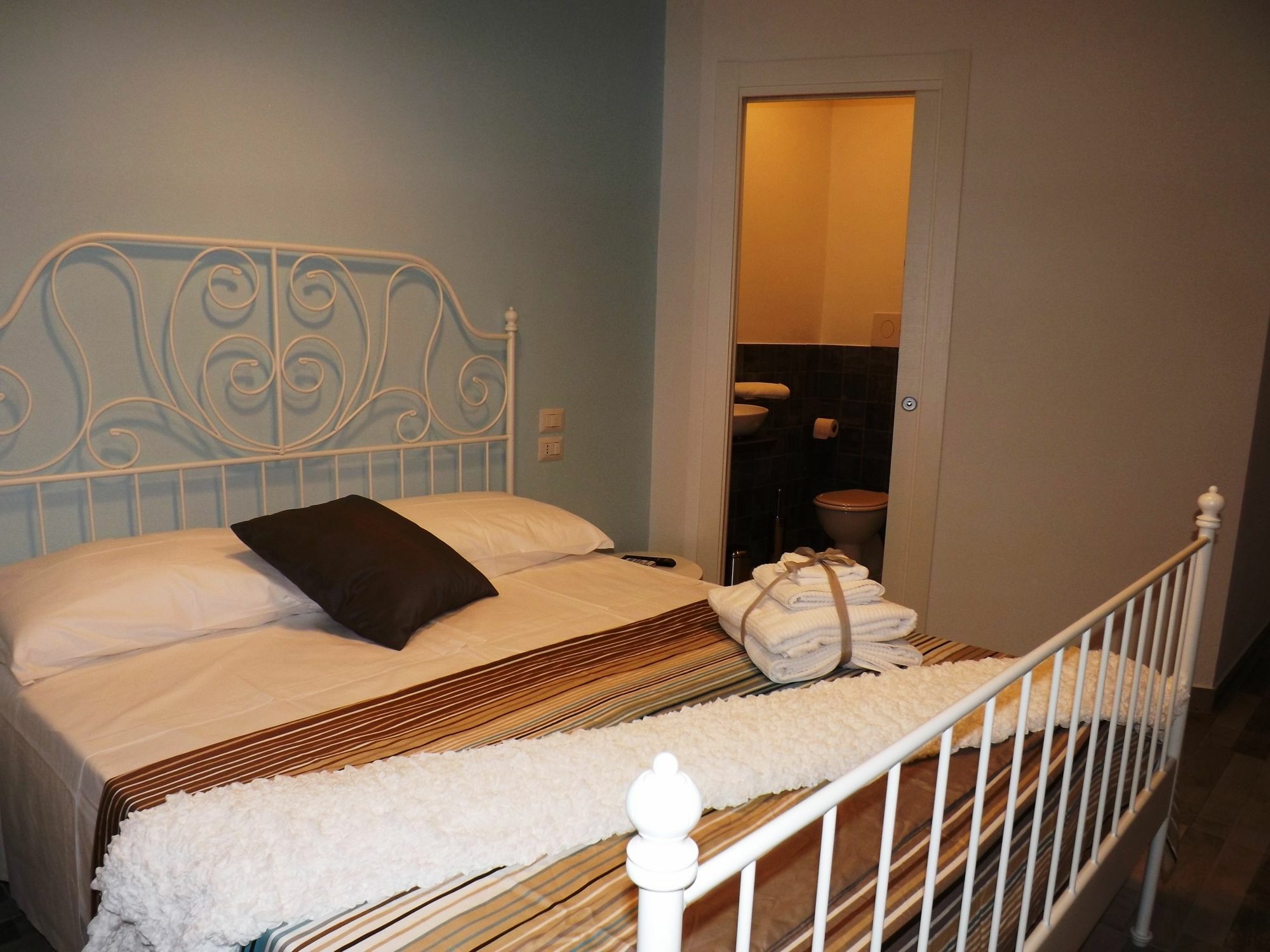 Domus Alma Bed & Breakfast Napoli Dış mekan fotoğraf